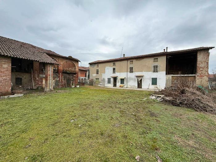 Casa con 6 locali in vendita in Strada Acqui, Cantalupo, Alessandria
