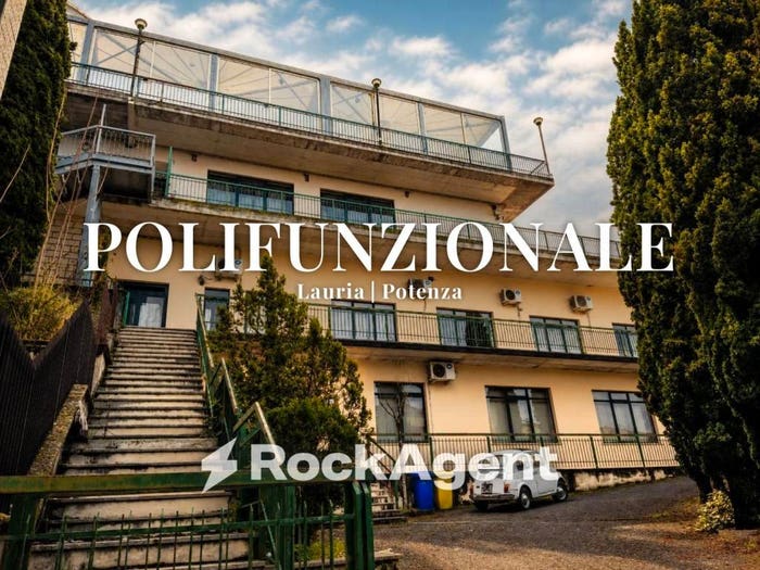 Casa con 6 locali in vendita in Traversa Ammiraglio Ruggiero, Centro, Lauria