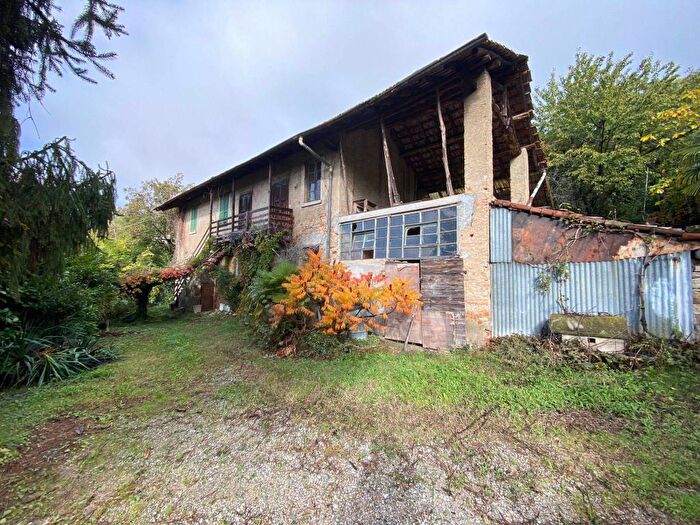Casa con 6 locali in vendita in Viale del Palazzetto, Palazzetto, Montevecchia