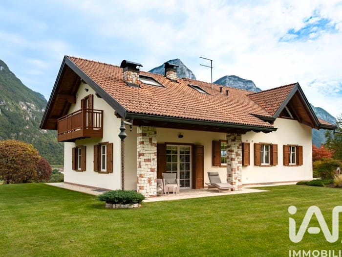 Casa con 5 locali in vendita in Via Brustolae, Villa Agnedo, Castel Ivano
