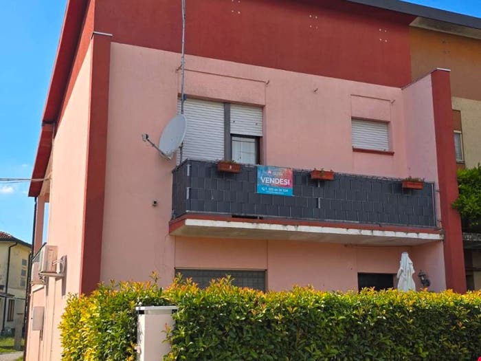 Casa quadrilocale in vendita in Via Luigi Poletti, Massa Finalese, Finale Emilia