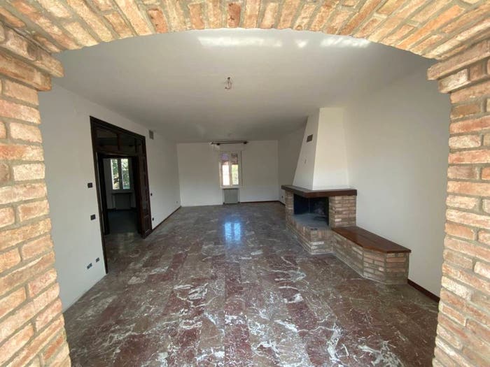 Casa con 6 locali in vendita in Via Piave, Crocetta, Modena