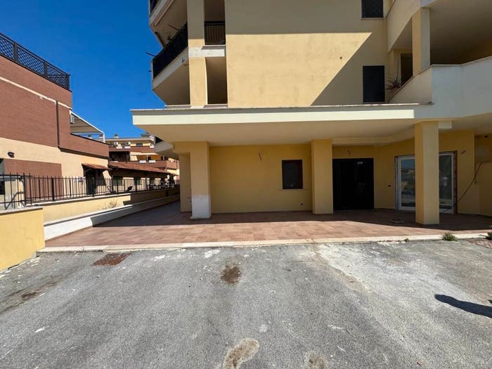 Appartamento quadrilocale in vendita in Via Alfonso De Franciscis, Ostia Antica, Roma