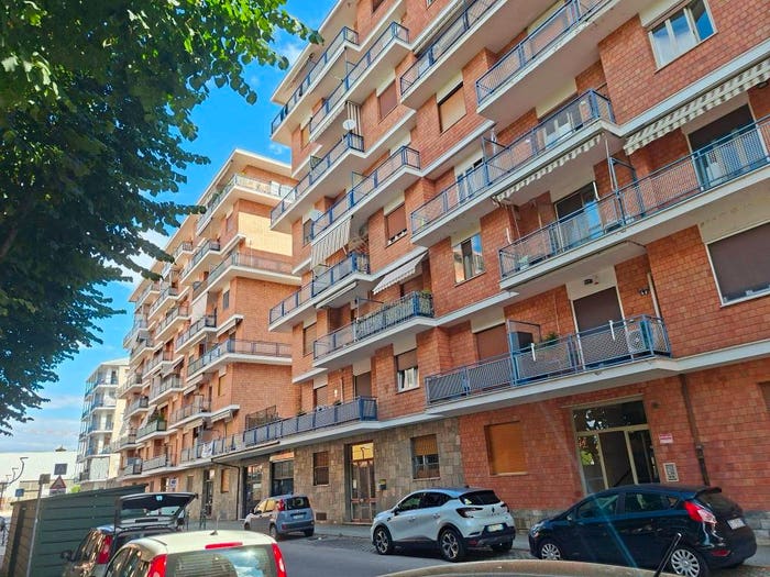 Appartamento trilocale in vendita in Via Enrico De Nicola, Centro, Beinasco