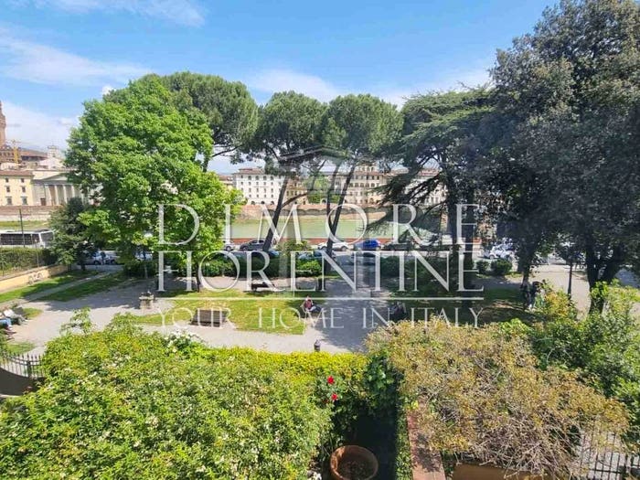 Appartamento con 6 locali in affitto in Lungarno Torrigiani, San Niccolò, Firenze