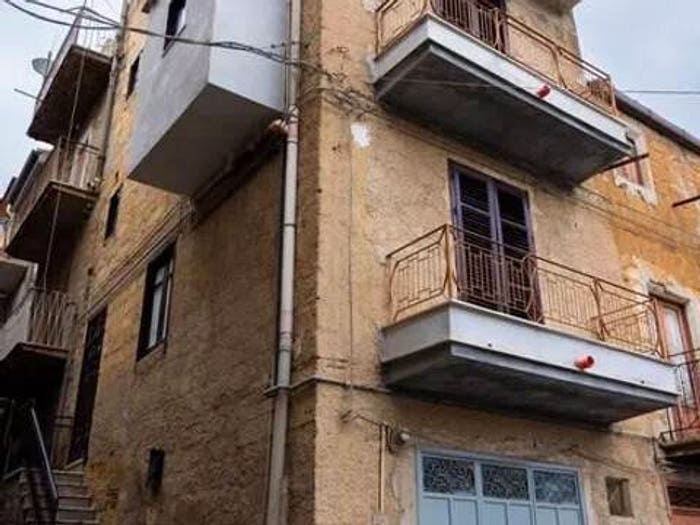 Casa bilocale in vendita in Largo Stazzone No Number, Cianciana