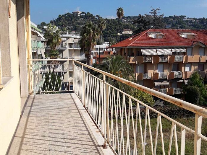 Appartamento trilocale in vendita in Via Vittorio Emanuele II, Centro, Bordighera