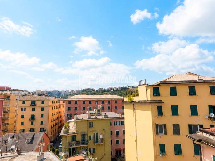 Appartamento quadrilocale in vendita in Via Vicenza, Sampierdarena, Genova