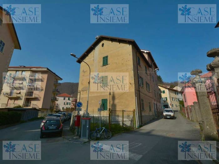 Appartamento trilocale in vendita in Del Carmine, Centro, Masone