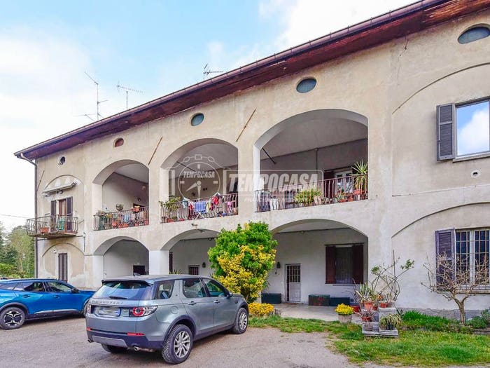 Appartamento trilocale in vendita in Via Cantù, Centro, Montorfano