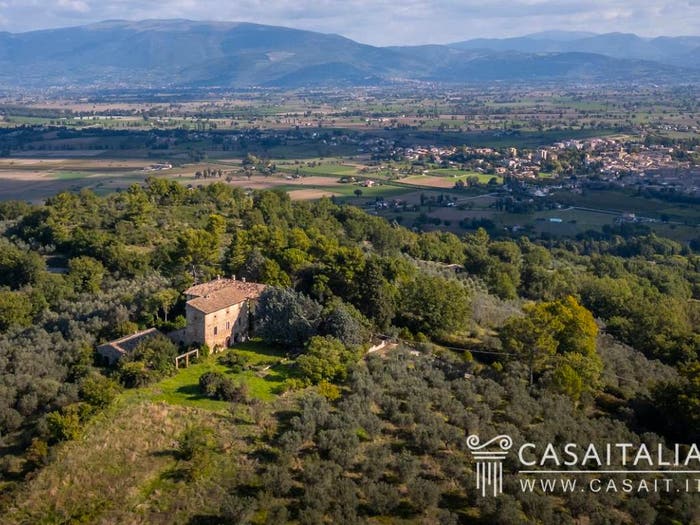Casa con 6 locali in vendita in Corso Amendola, Centro, Bevagna