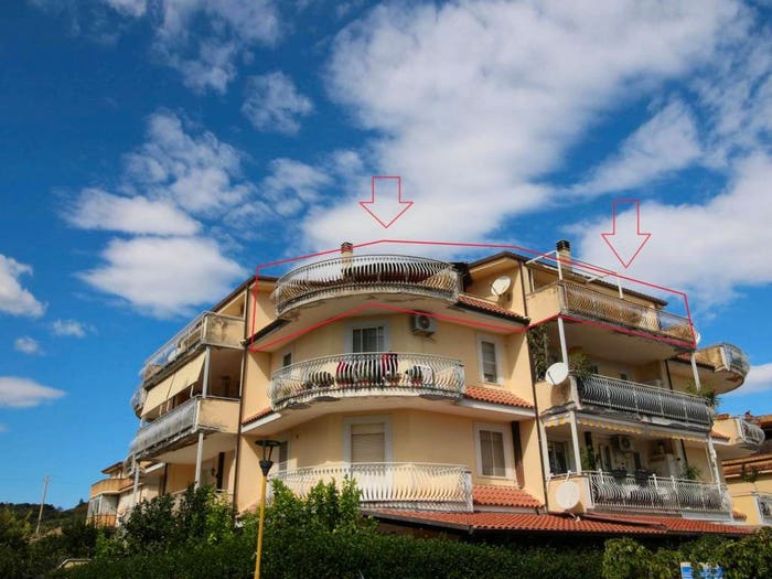 Appartamento trilocale in vendita in Via B Telesio, Marina Di Davoli, Davoli