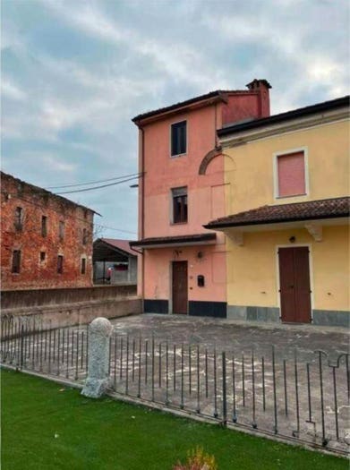 Casa trilocale in vendita in Piazza Europa, Credera, Credera Rubbiano
