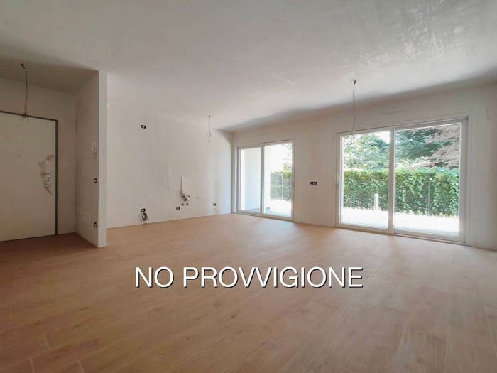 Casa quadrilocale in vendita in Via delle Ginestre, Bizzarone