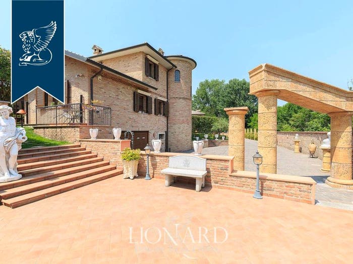 Casa con 6 locali in vendita in Giussago