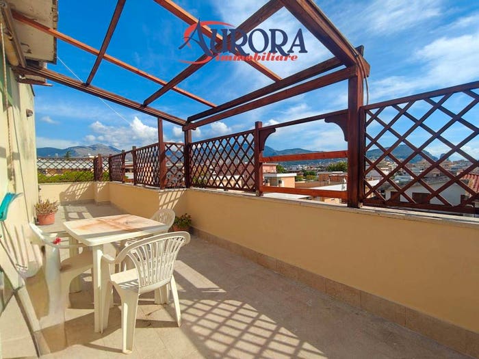 Appartamento quadrilocale in vendita in Lungomare Circe Via Badino, Terracina