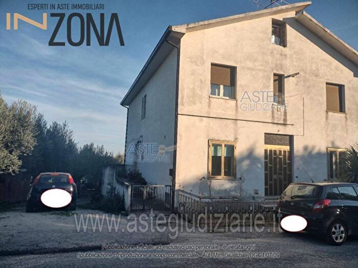 Appartamento trilocale in vendita in Via della Madonna, Ripattoni, Bellante