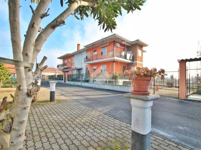 Appartamento quadrilocale in vendita in Via Rolando della Valle, Centro, Livorno Ferraris