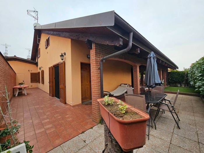 Casa con 6 locali in vendita in Via Cene, Boschetto, Chivasso
