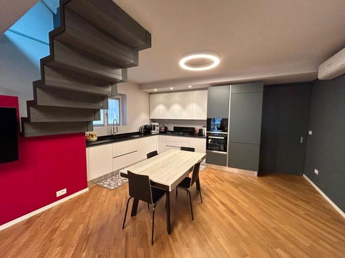 Appartamento quadrilocale in vendita in Via Andrea Vochieri, Borgo Rovereto Piscina, Alessandria
