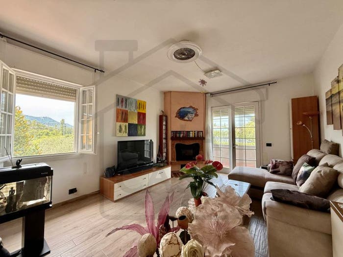 Casa quadrilocale in vendita in Via Antonio Segni, Centro, Montegrotto Terme