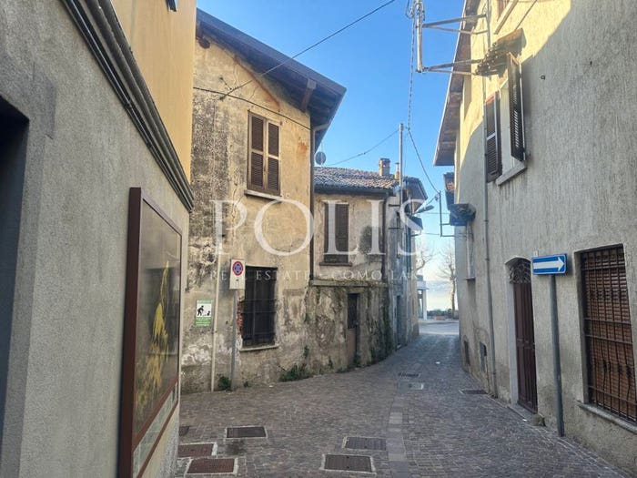 Appartamento in vendita in VIA GARIBALDI, Pusiano