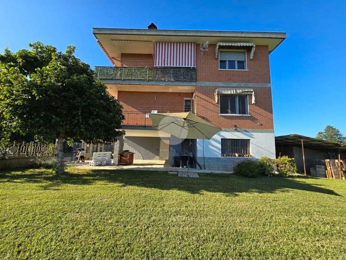 Casa con 5 locali in vendita in Via Po, San Benigno Canavese