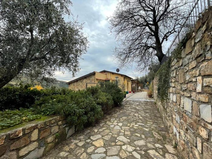 Casa con 6 locali in vendita in Strada Pompeiana, Castellaro