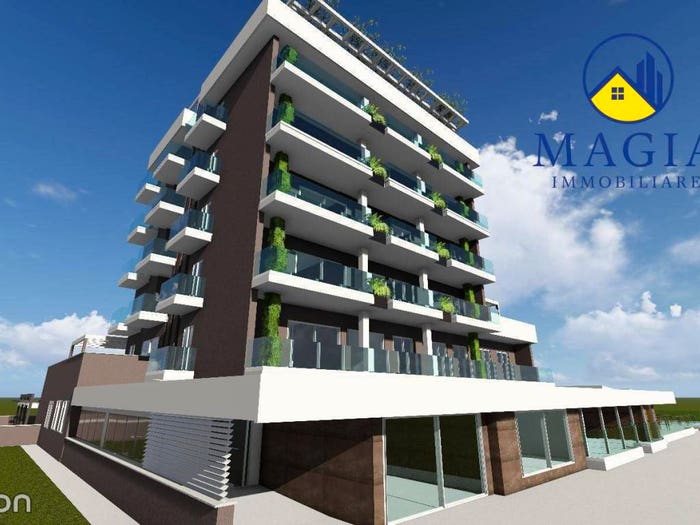 Appartamento quadrilocale in vendita in Lungomare Guglielmo Marconi, Lungomare Marconi, Alba Adriatica