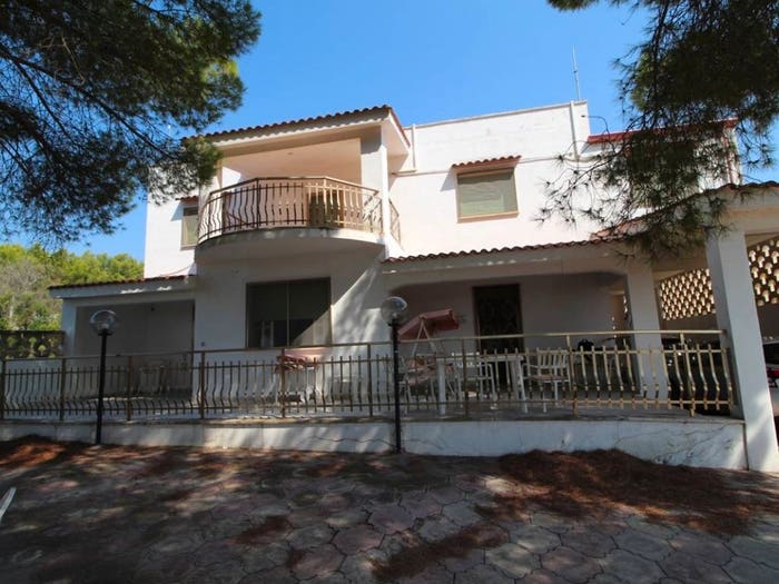 Casa con 6 locali in vendita in Urmo Belsito snc, Avetrana