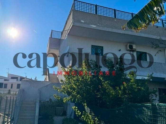 Casa con 5 locali in vendita in Via Lequile, Rudiae Casermette, Lecce