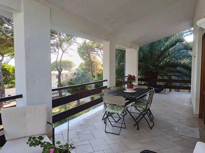 Casa con 6 locali in vendita in Strada Statale Aurelia, Quercianella, Livorno