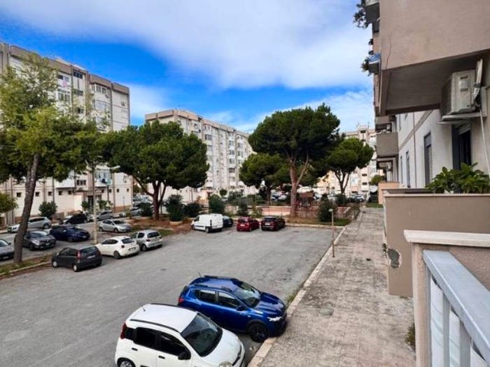 Appartamento quadrilocale in vendita in Via Nicolò Alongi, Brancaccio, Palermo