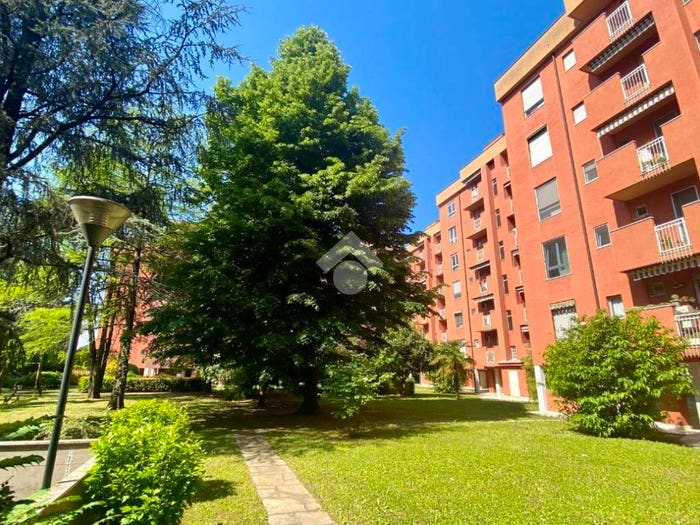 Appartamento quadrilocale in vendita in Via Valsesia, Bisceglie, Milano