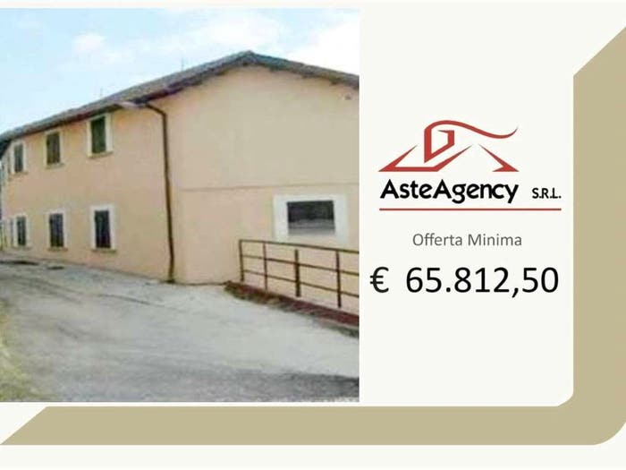 Casa quadrilocale in vendita in Via Salamitrara, Magliano De'Marsi, Magliano de' Marsi