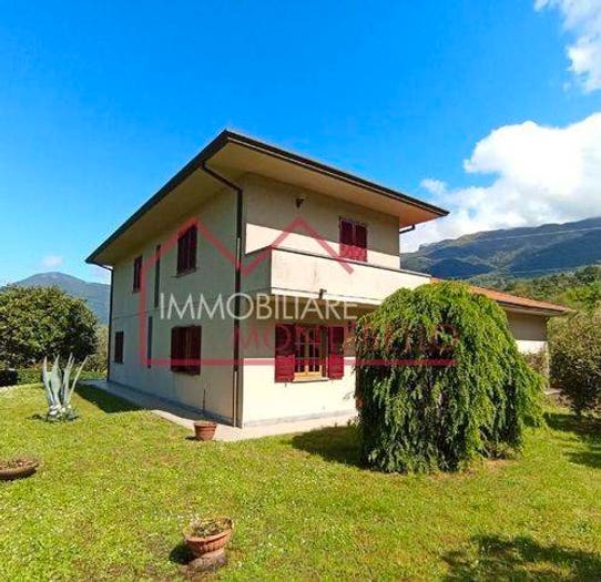 Casa con 6 locali in vendita in Via Della Canonica, Camaiore Paese, Camaiore