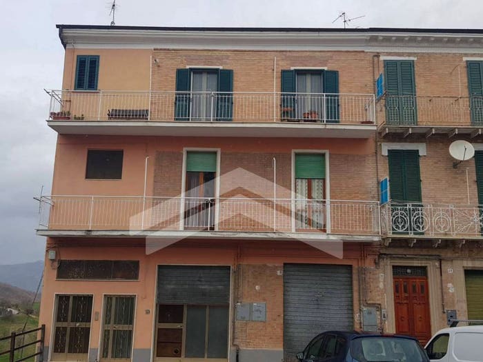 Appartamento trilocale in vendita in Pzza San Michele, Centro, Ripalimosani