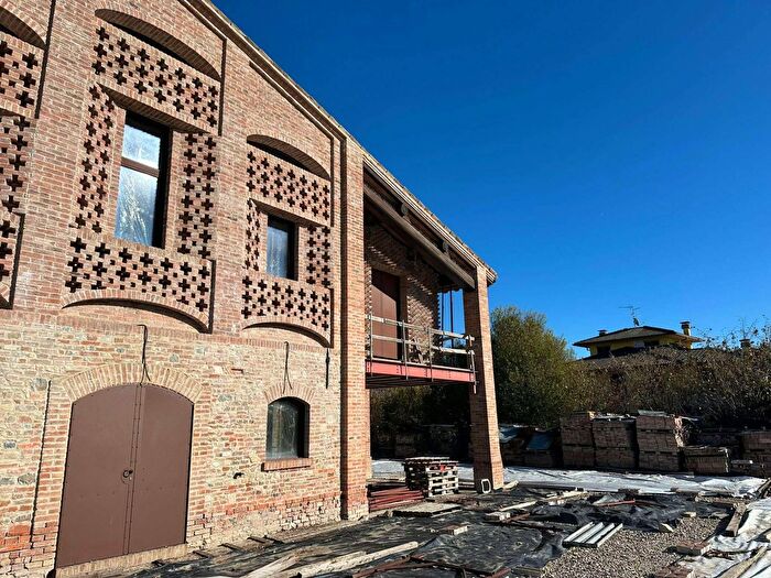 Casa con 12 locali in vendita in Via Genova, Cadeo