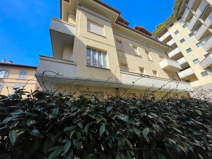 Appartamento trilocale in vendita in Via Francesco Anzani, Borghi, Como
