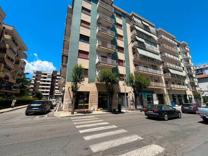 Appartamento quadrilocale in vendita in Via Panebianco, Panebianco Tribunale, Cosenza