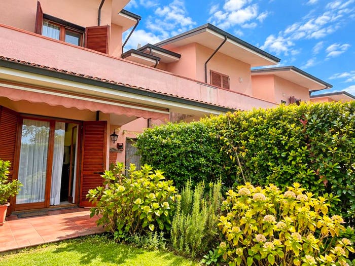 Casa con 5 locali in vendita in Via dei Cipressi, Cinquale, Montignoso