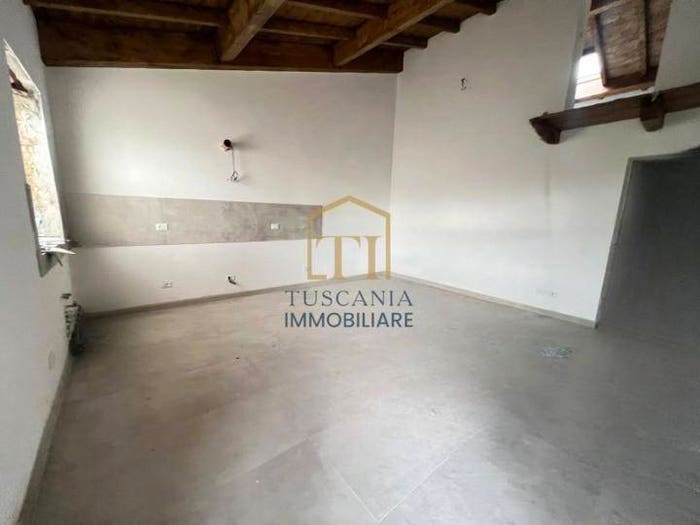 Appartamento quadrilocale in vendita in Quartaia Pian dell'Olmino Mensanello, Colle di Val d'Elsa