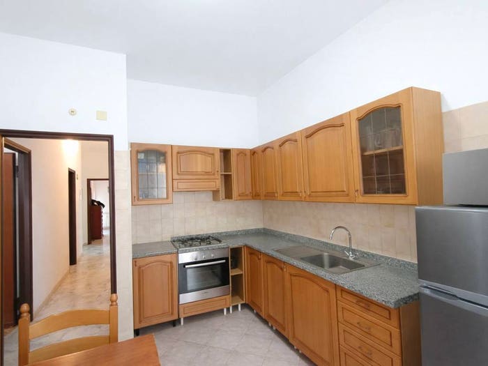 Appartamento quadrilocale in vendita in Passo Ruscarolo, Sestri Ponente, Genova