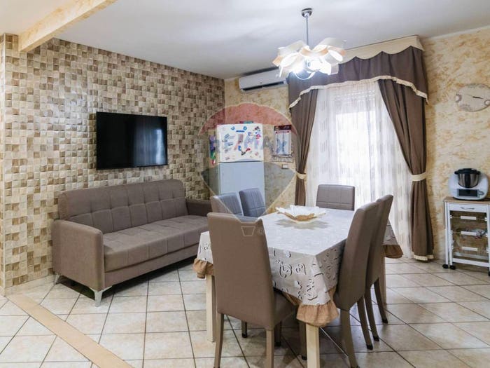 Appartamento quadrilocale in vendita in Via Landolina, Centro, Misterbianco