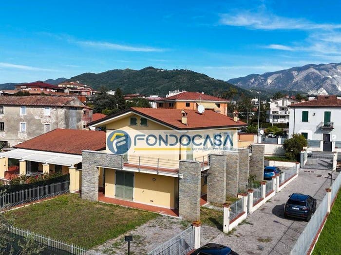 Casa quadrilocale in vendita in Via giovan pietro, Avenza, Carrara