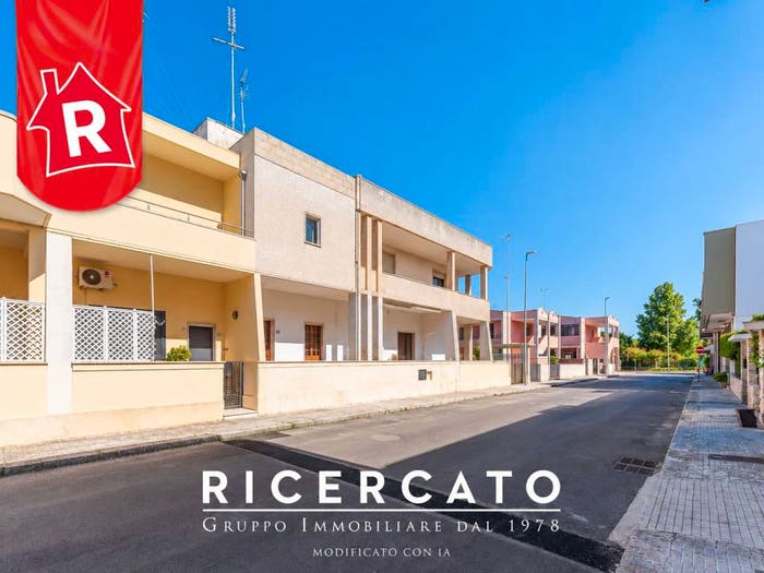 Appartamento con 6 locali in vendita in Via Comunità d'Europa, Castromediano, Cavallino