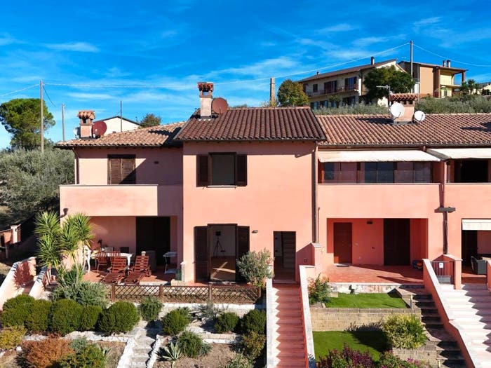Casa trilocale in vendita in Via Della Torretta, Trevi