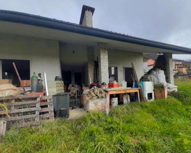 Casa con 6 locali in vendita in Via Carlassare, Centro, Caltrano