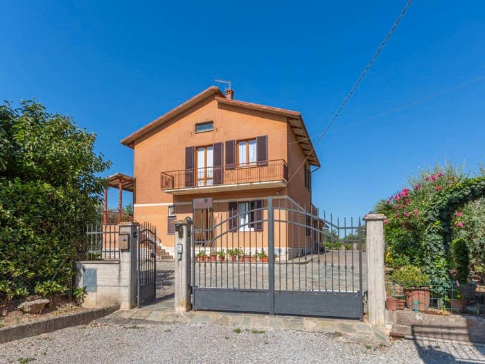 Casa con 5 locali in vendita in Via Vittorio Emanuele, Centro, Castiglione del Lago