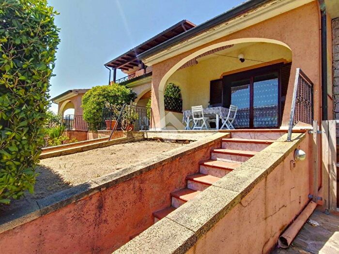 Appartamento trilocale in vendita in Via Gennargentu, Badualga, San Teodoro